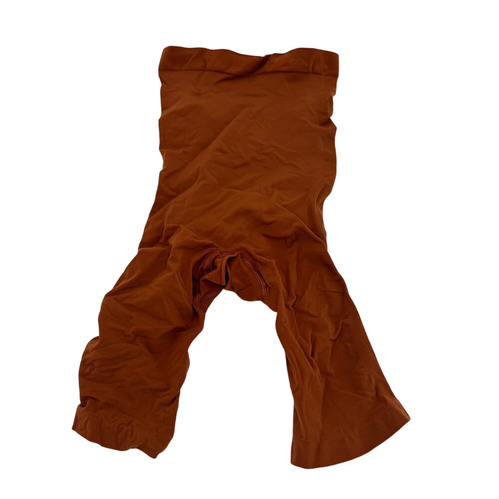 Skims Seamless Sculpt Sculpting Mid Thigh Short Size Medium NWOT
